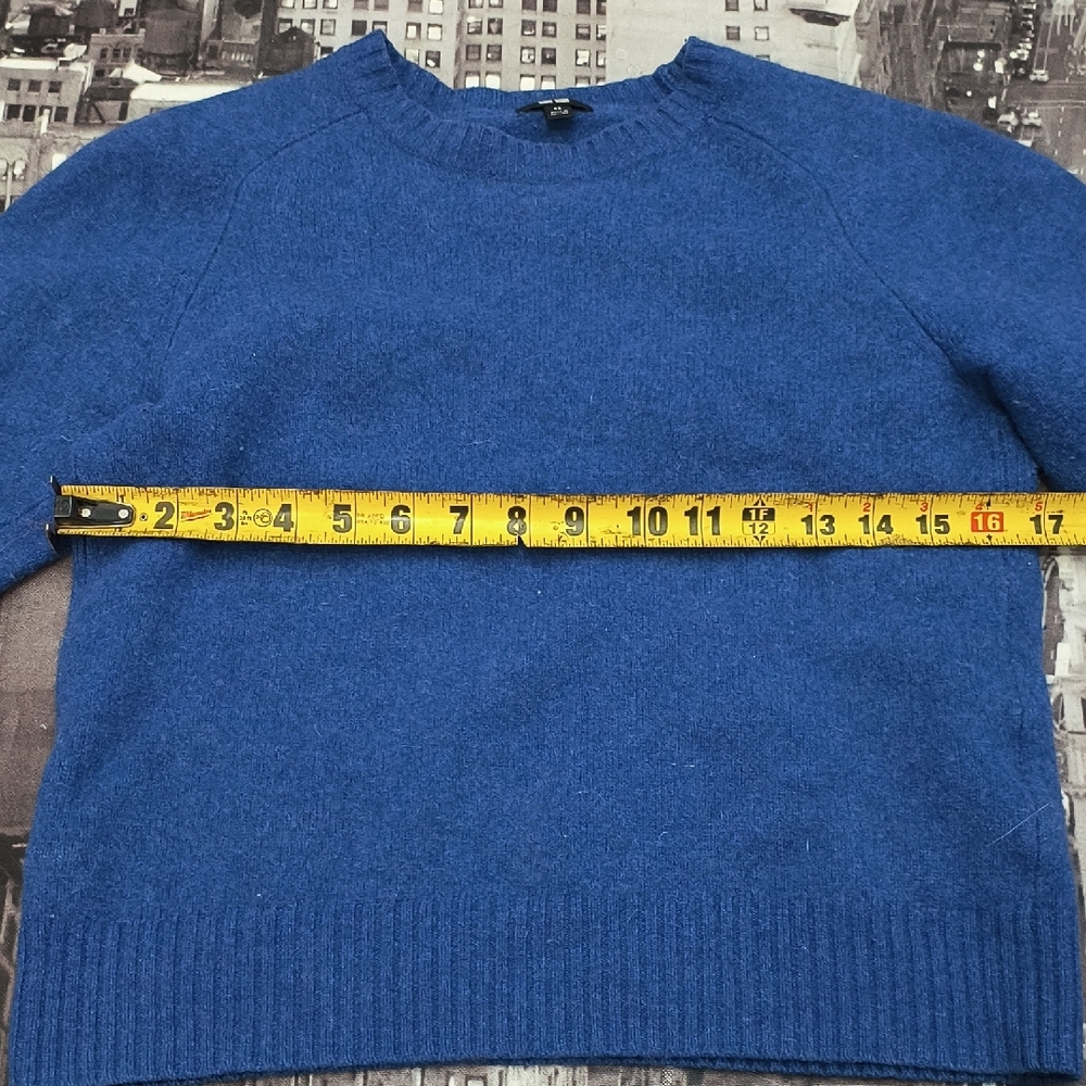 Uniqlo Women's Royal Blue Crew Neck Sweater - Picture 4 of 5